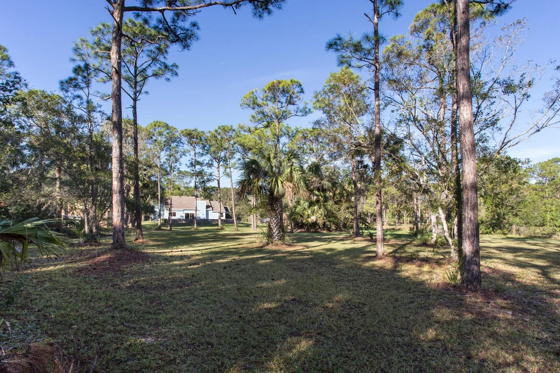 Photo of 2055 Eva Lane