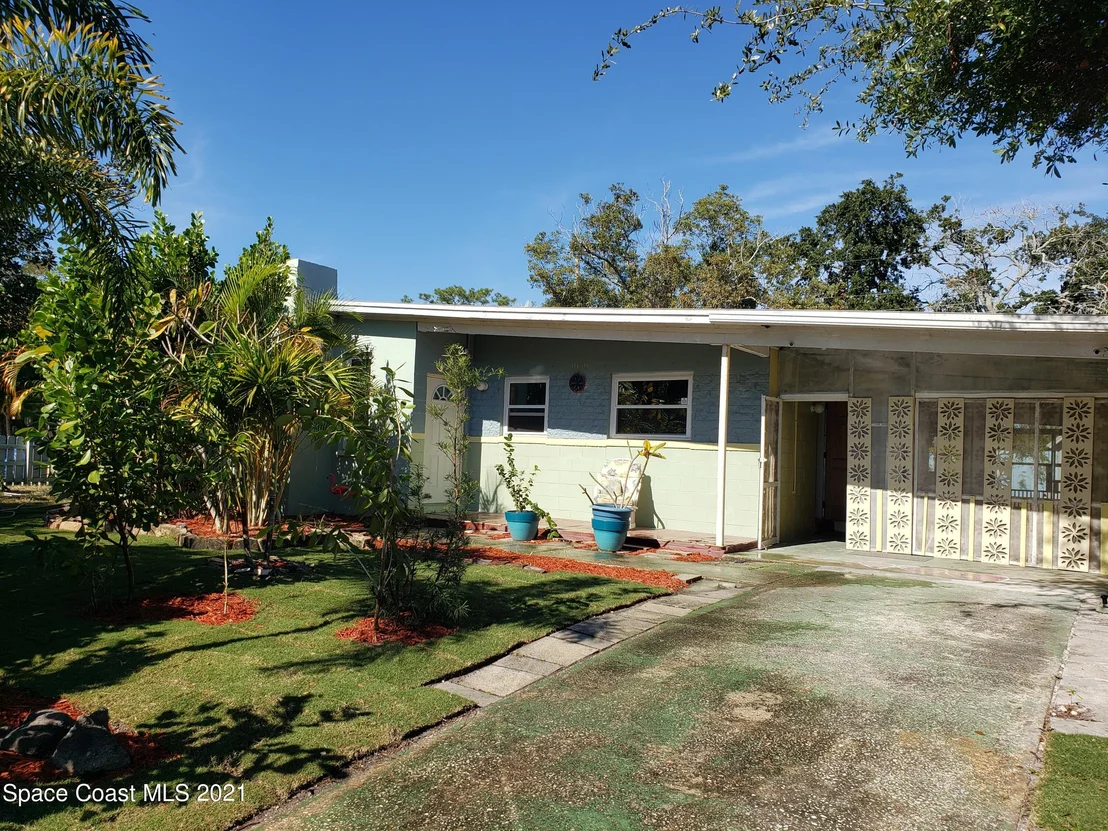 Photo of 1050 Myrtle Lane