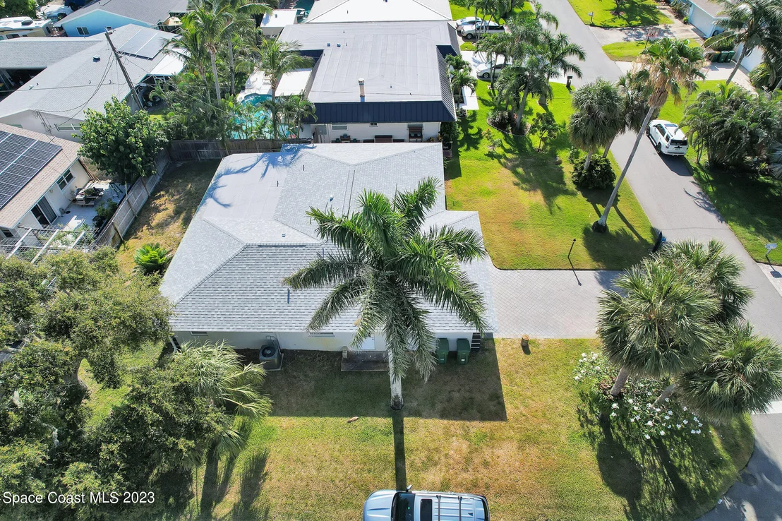 Photo of 380 Bahama Drive