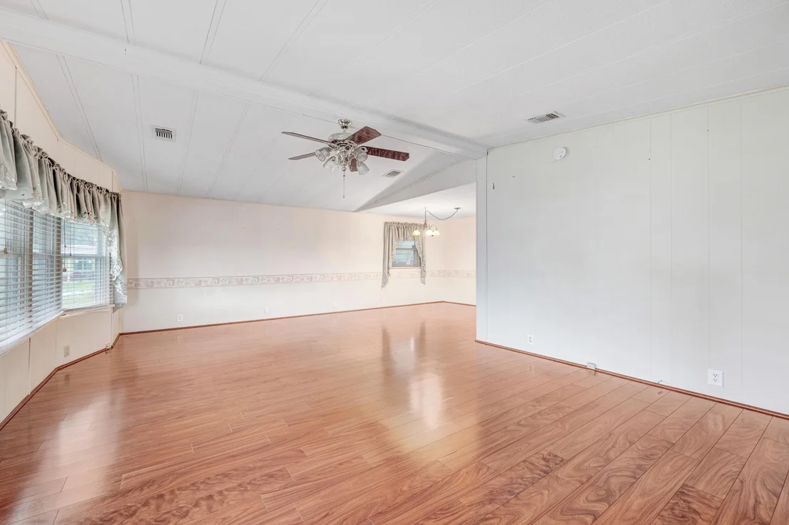 Photo of 2311 Coconut Palm Drive NE
