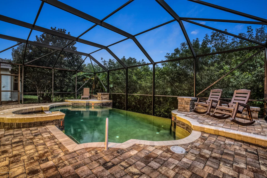 Photo of 4611 Portage Trail