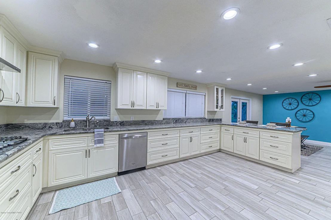 Photo of 3905 Lake Washington Road