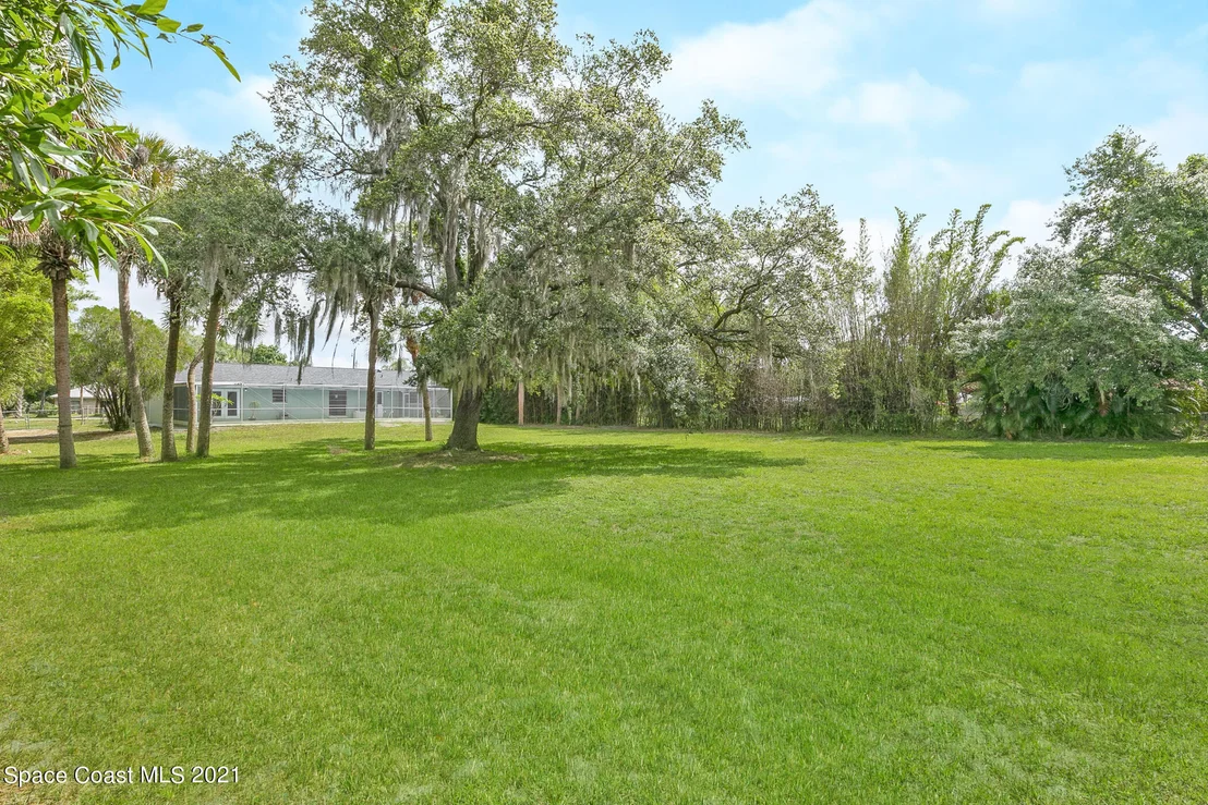 Photo of 1980 Michels Drive NE