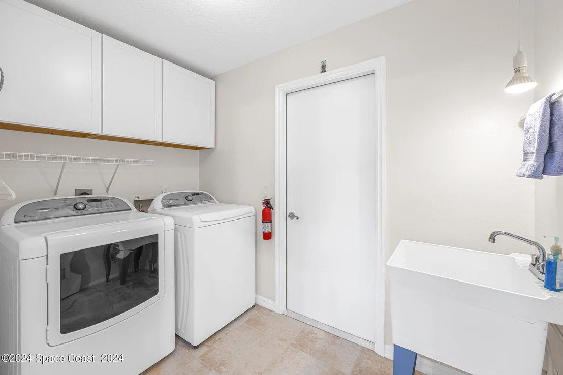 Photo of 1878 Windbrook Drive SE