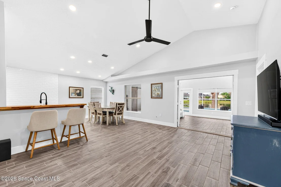 Photo of 2453 Addington Circle