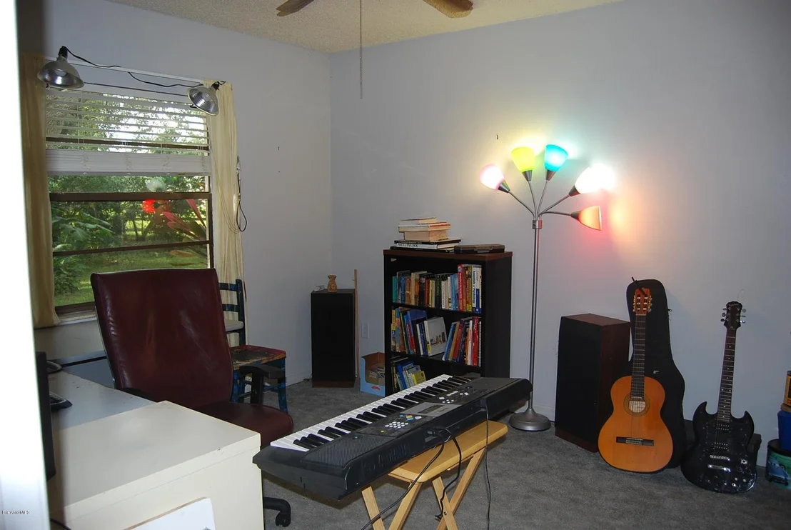 Photo of 1886 Oakwood Trail