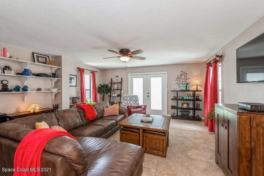 Photo of 811 Topaz Drive