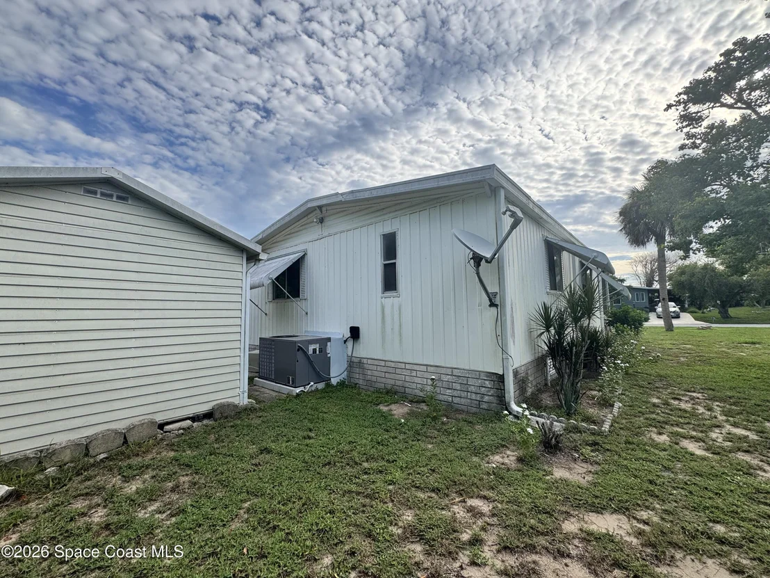Photo of 7590 Blackhawk Road