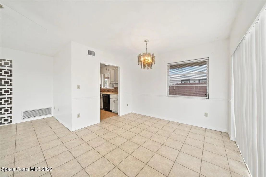 Photo of 752 Bianca Drive NE