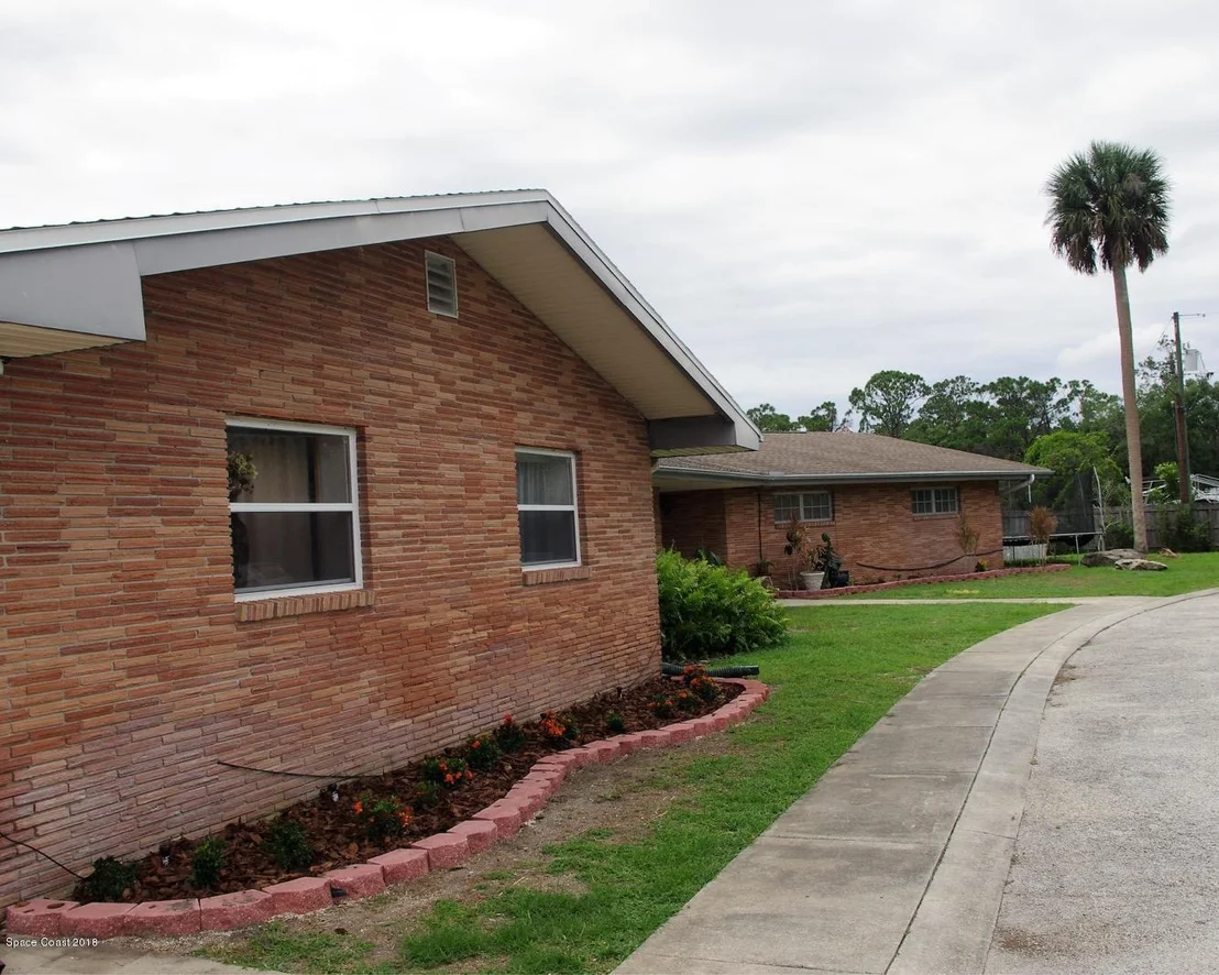 Photo of 355 N Gray Road