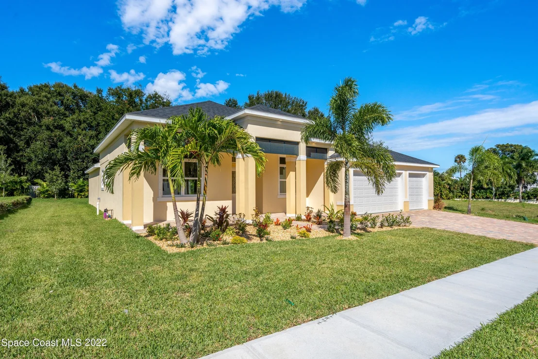 Photo of 40 Loch Ness Drive