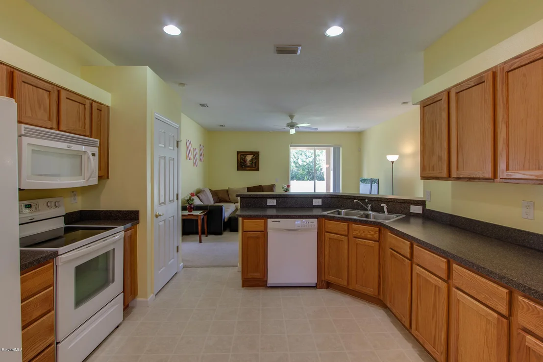 Photo of 228 SE Abernathy Circle