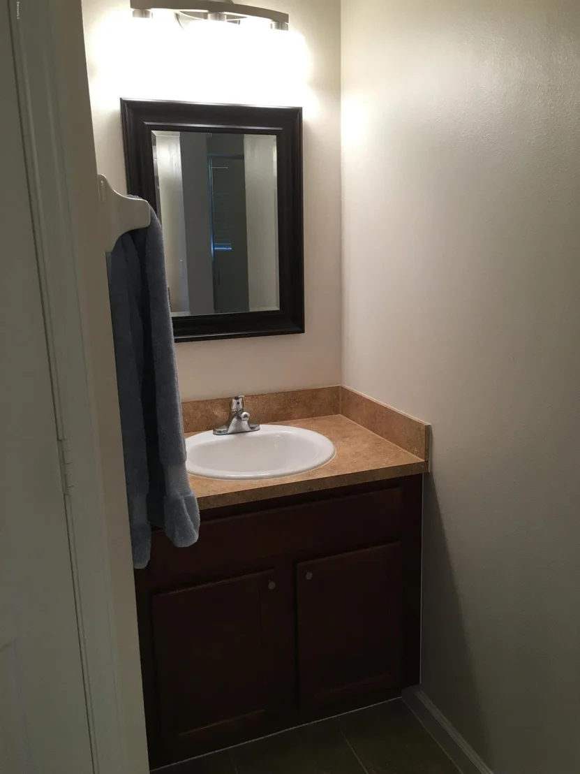 Photo of 325 SE Abernathy Circle