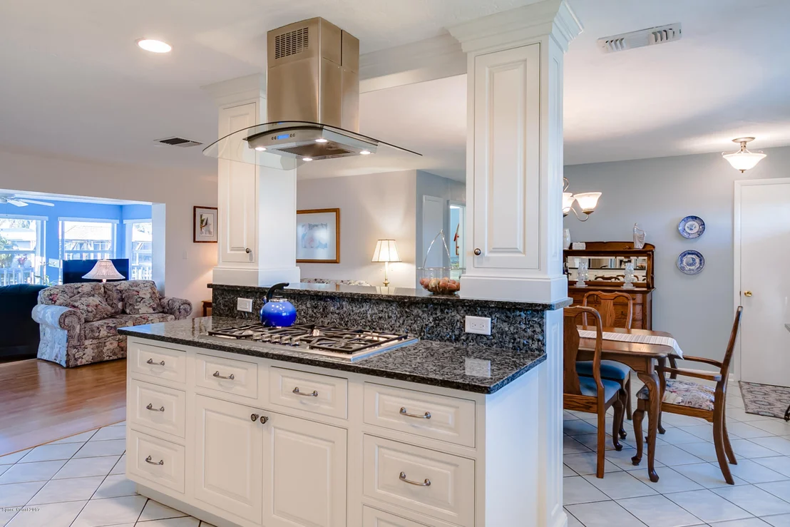 Photo of 485 Cardinal Drive