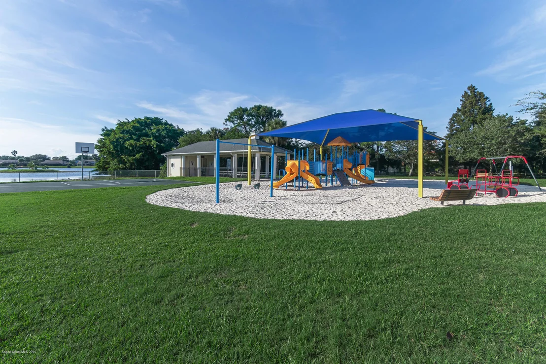 Photo of 550 Deerfield Drive