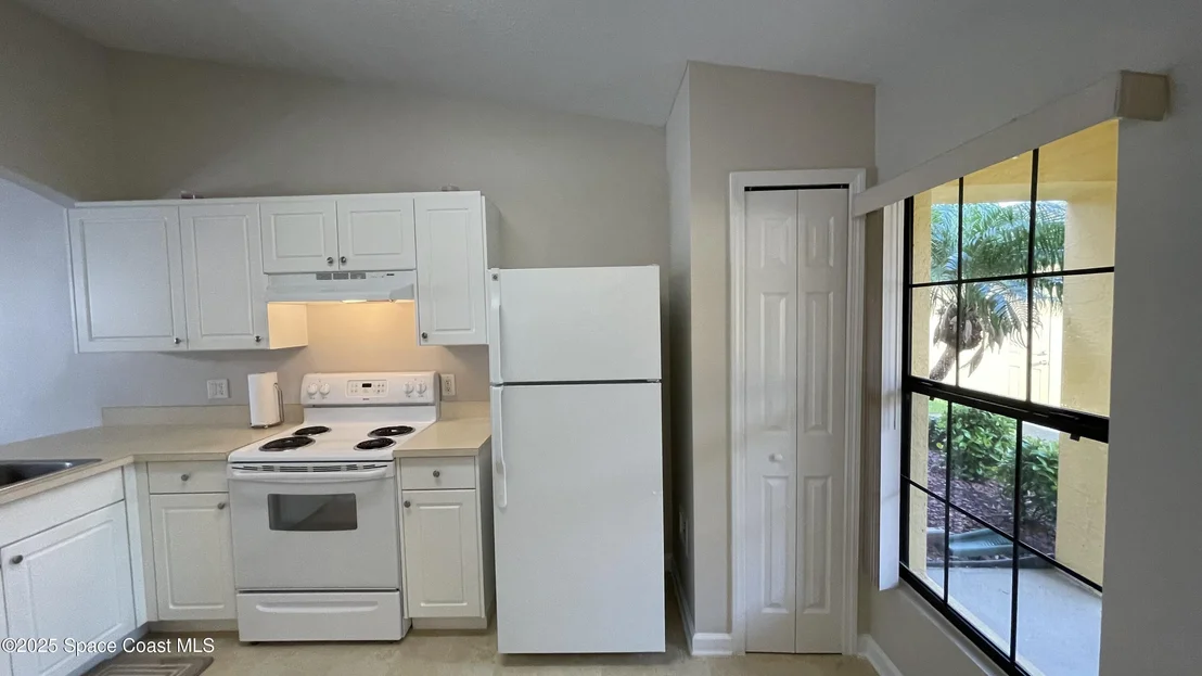 Photo of Unit 103 at 975 Luminary Circle
