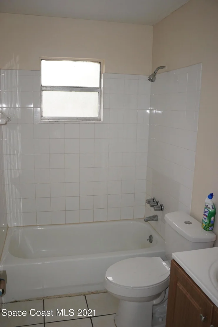 Photo of 1052 Bernice Road