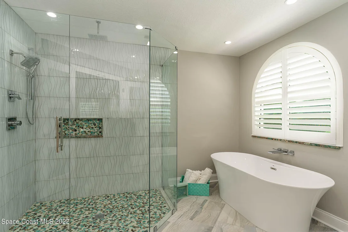 Photo of 6573 Sheridan Road