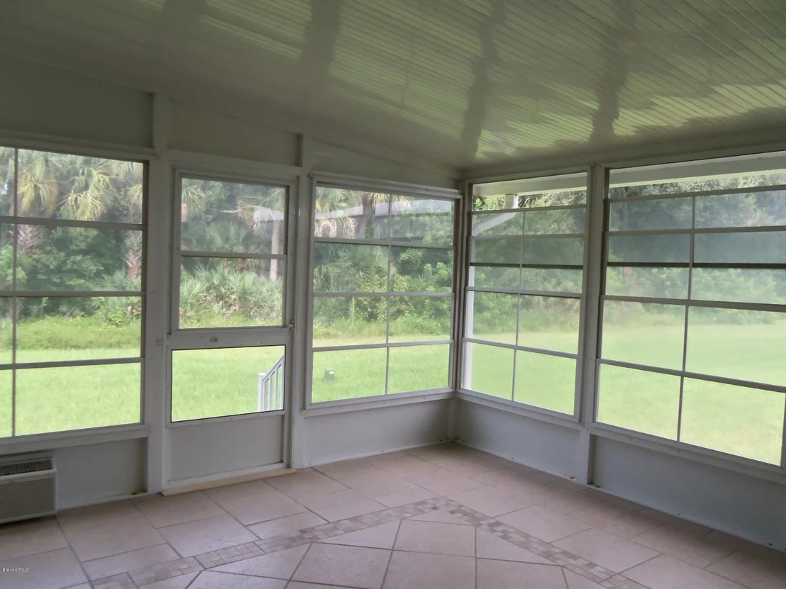 Photo of 475 Outer Drive
