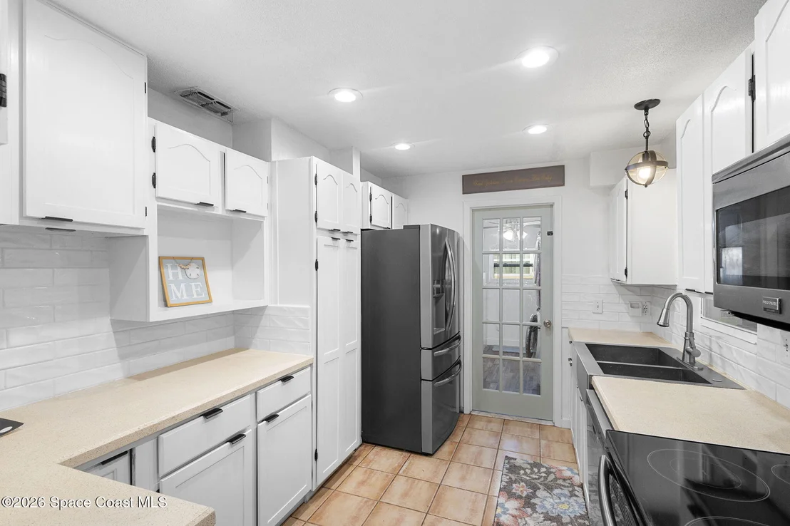 Photo of 727 Clarke Avenue