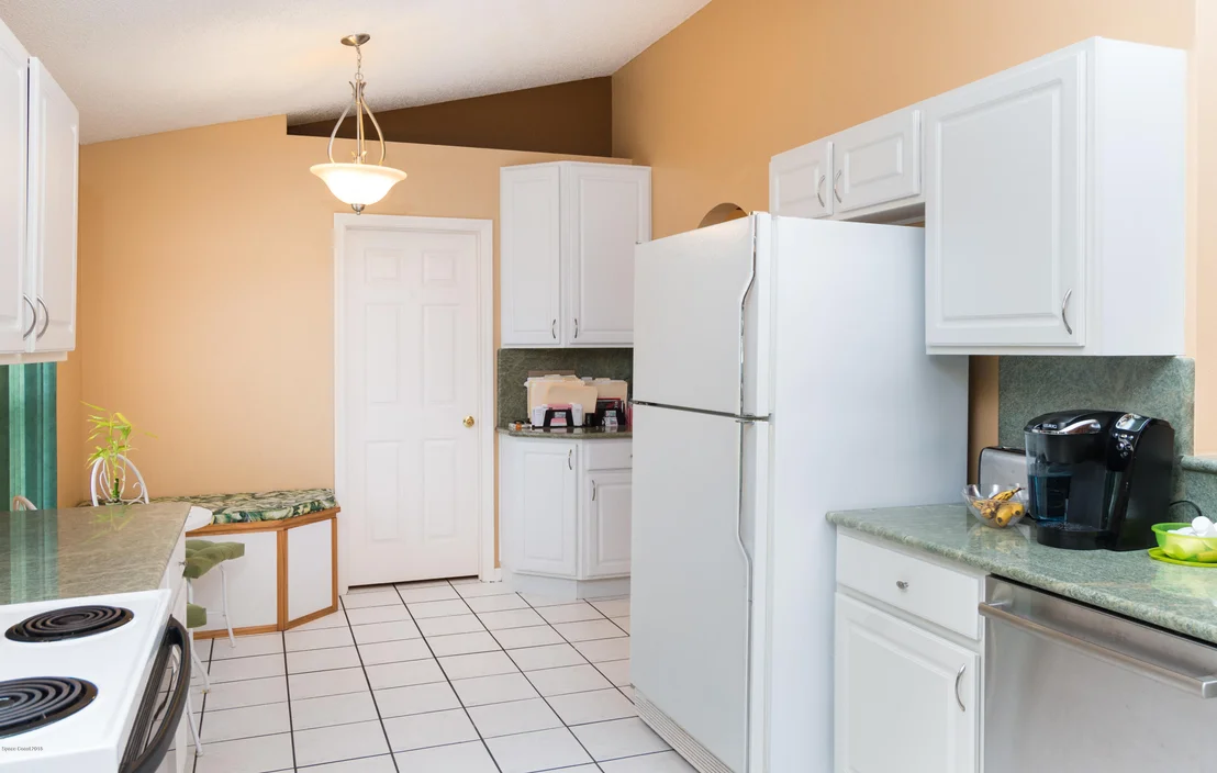 Photo of 1282 White Oak Circle