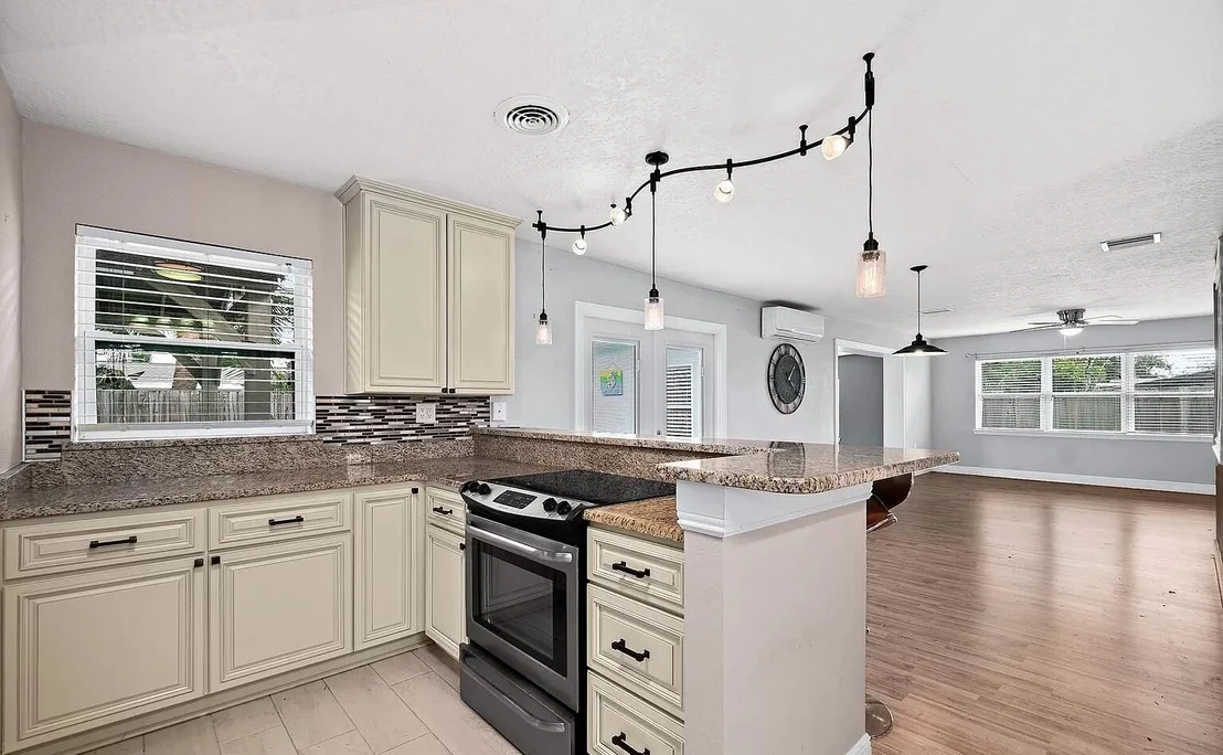 Photo of 179 Clairbourne