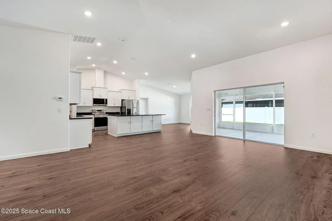 Photo of 1089 Savery Road