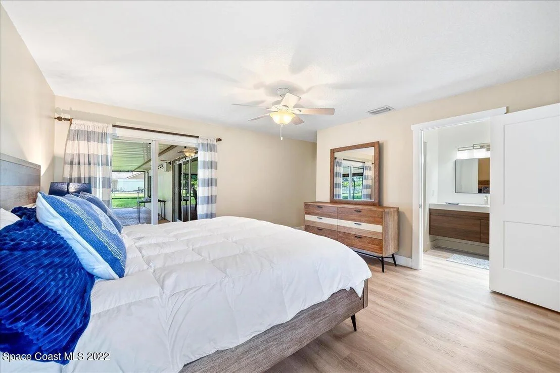 Photo of 2180 Bridle Path