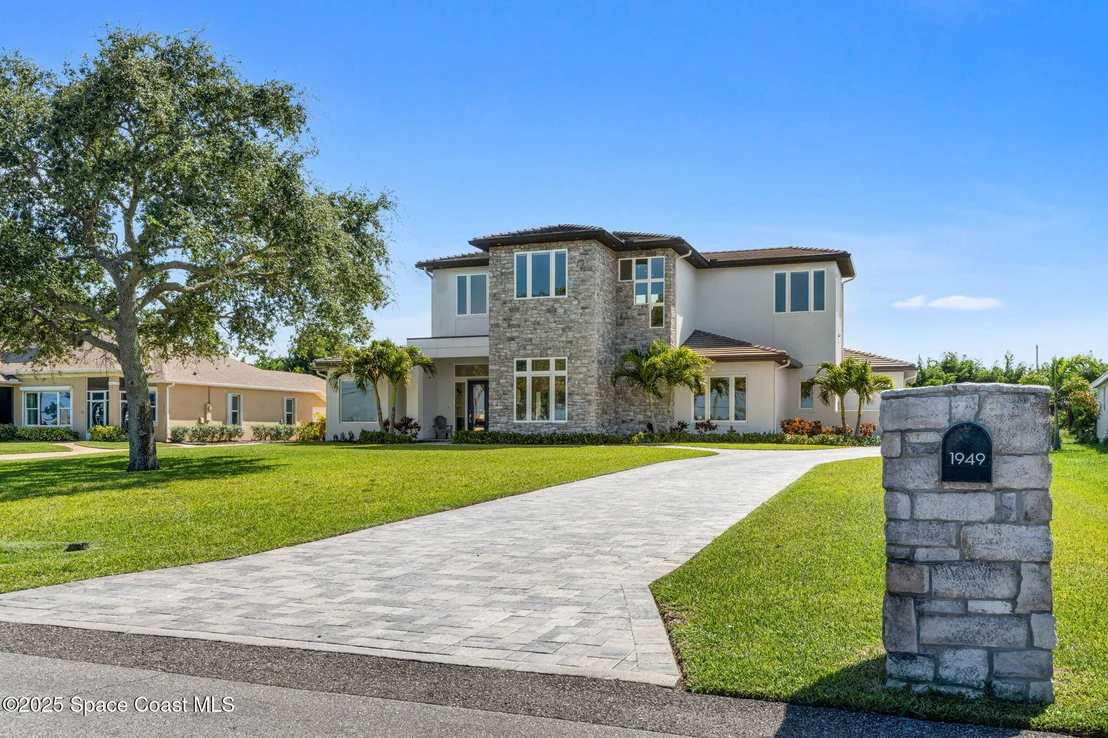Photo of 1949 Rockledge Drive