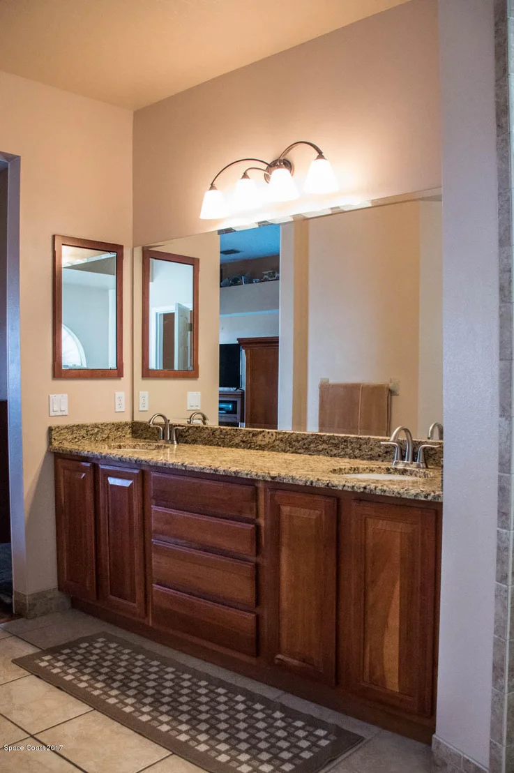 Photo of 1010 Pelican Lane