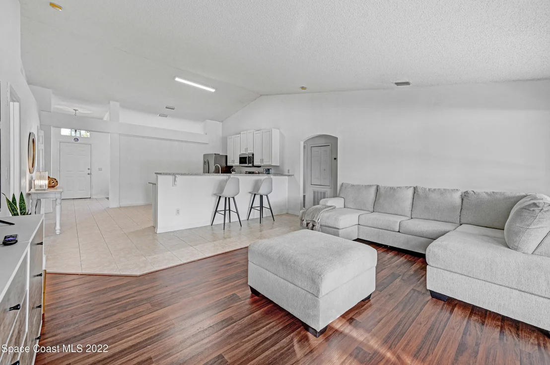 Photo of 829 Saint Michel Drive