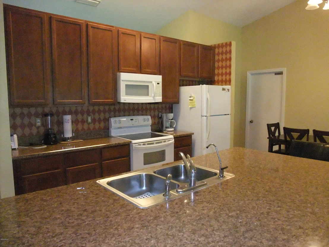 Photo of 1041 Pasadena Road SE