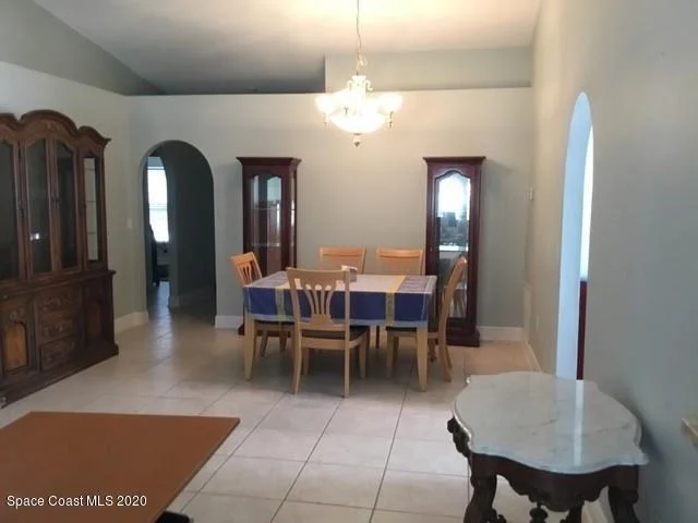Photo of 2084 Lansing Street