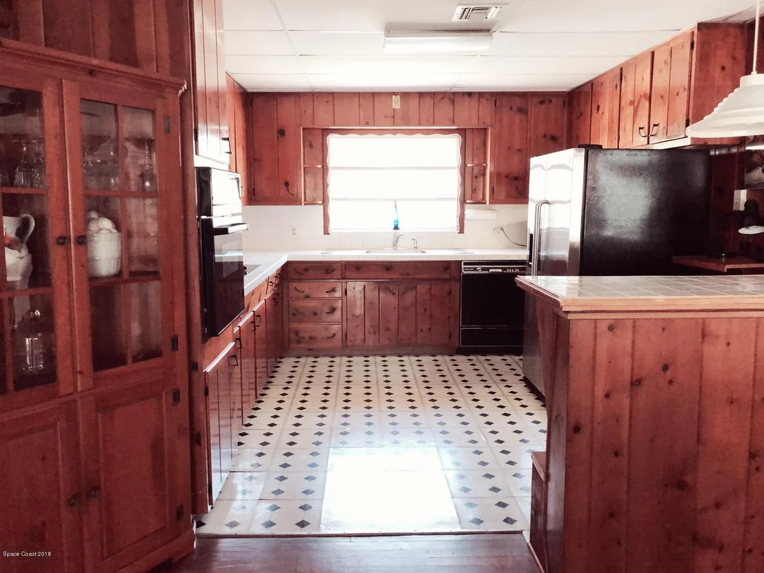 Photo of 409 W Fee Avenue