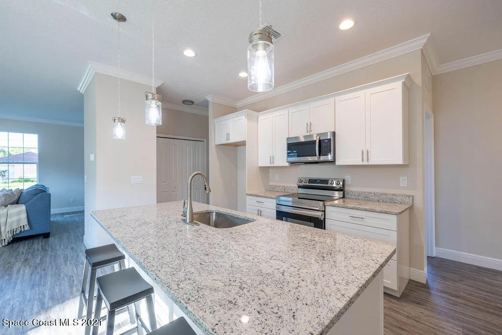 Photo of 130 W Fee Avenue