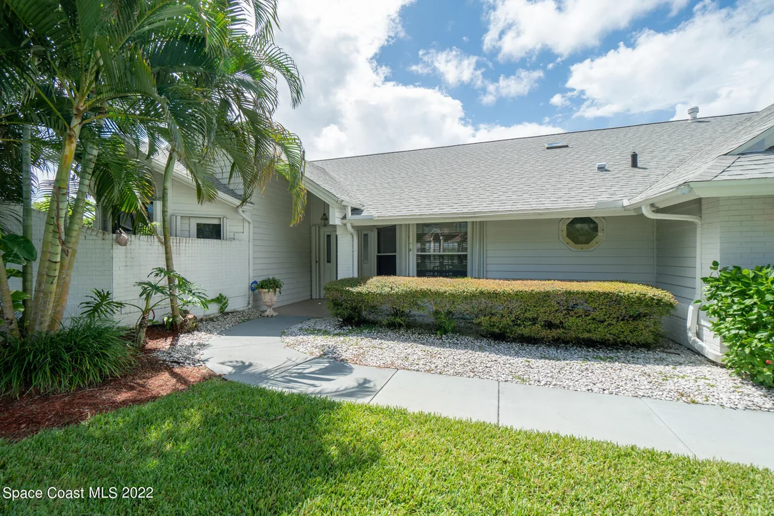 Photo of 686 Rossmoor Circle