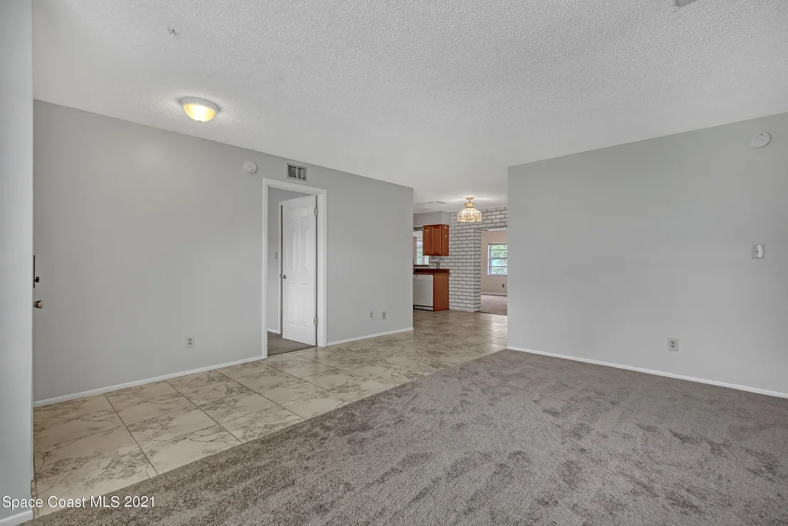 Photo of 2762 Hereford Road