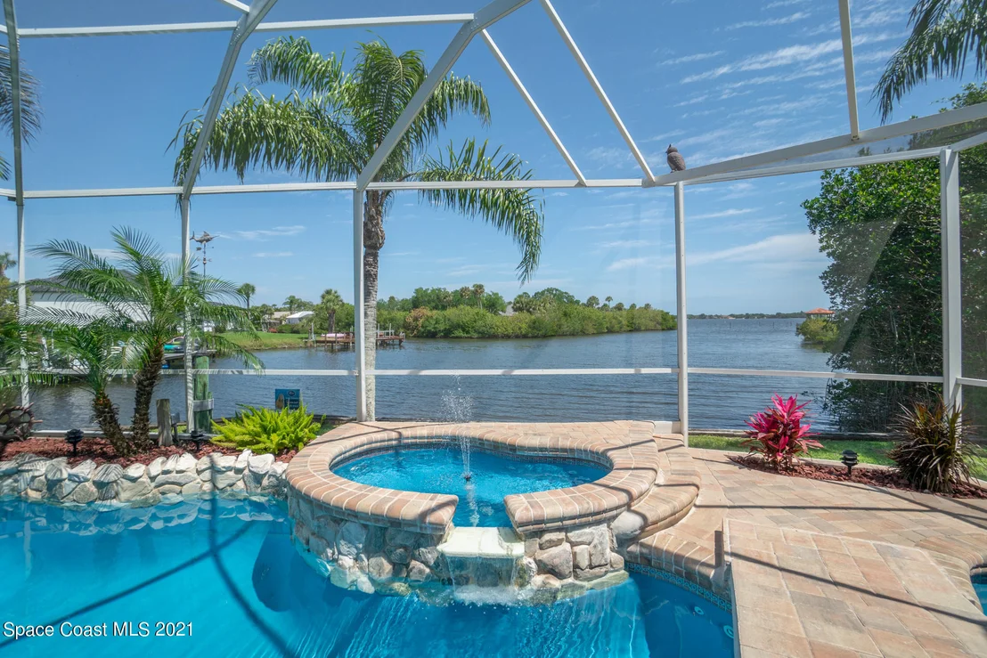 Photo of 502 Topsail Drive