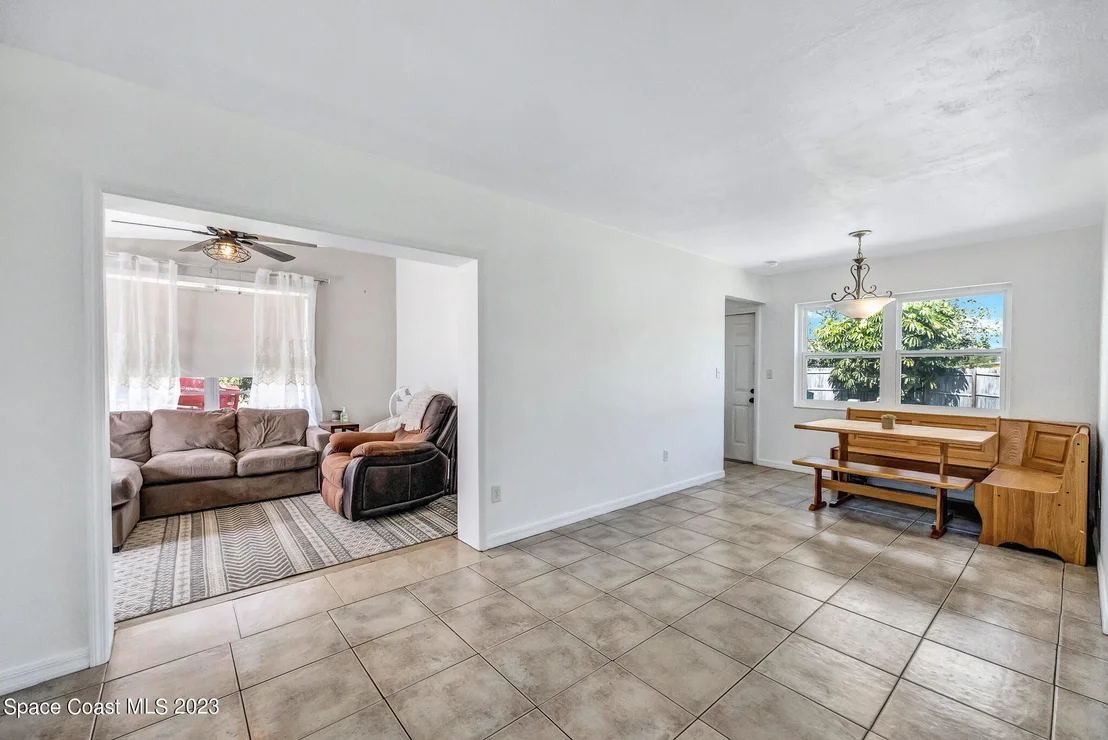 Photo of 2981 Kosuth Road NE