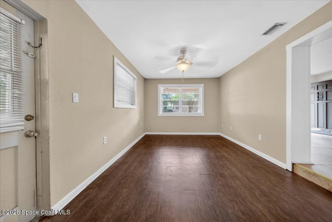 Photo of 702 Carmen Drive