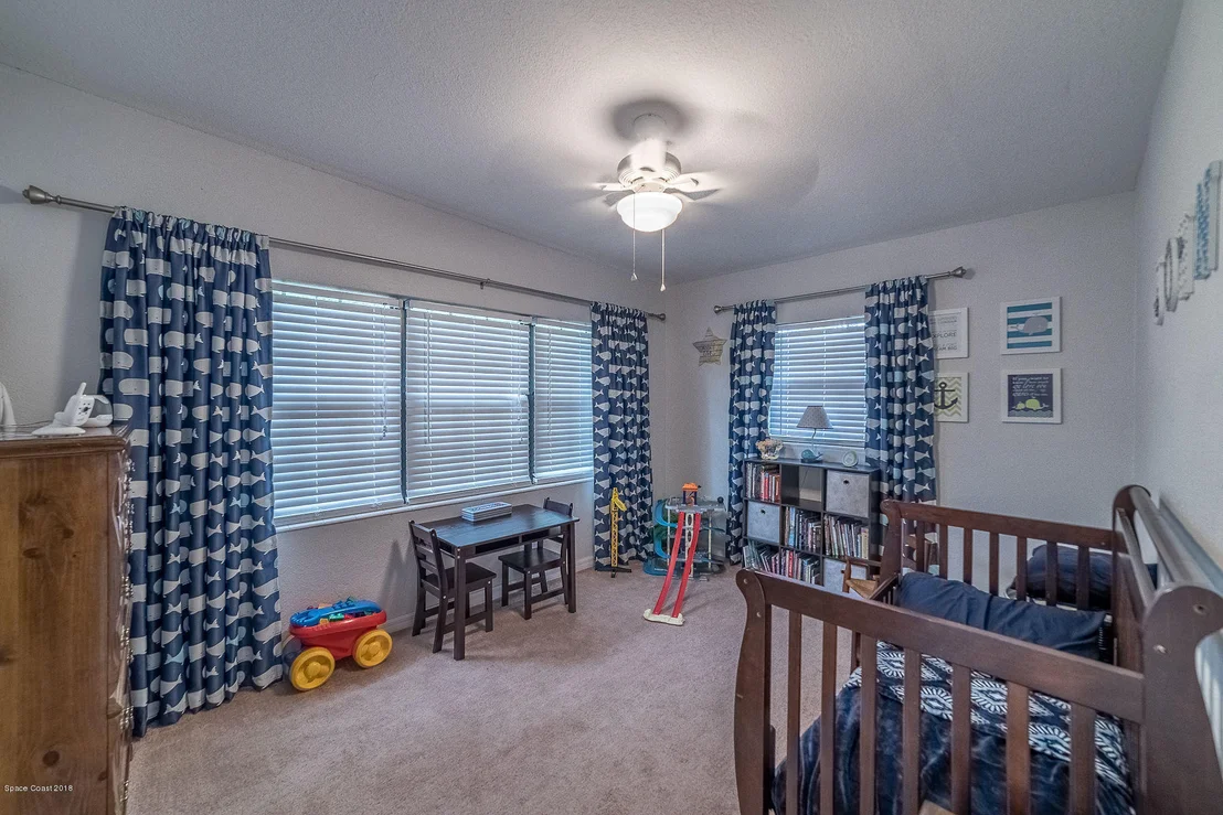 Photo of 812 W Highland Drive