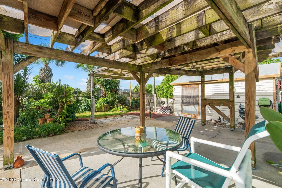 Photo of 241 Avenida Central