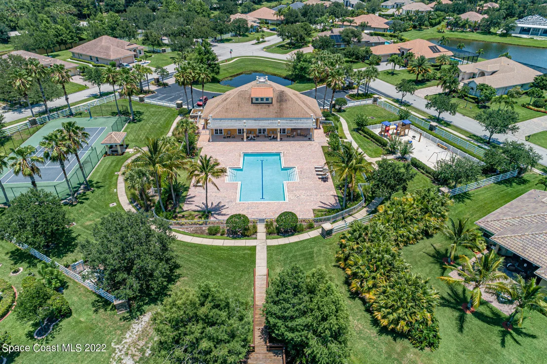 Photo of 585 Caroline Drive