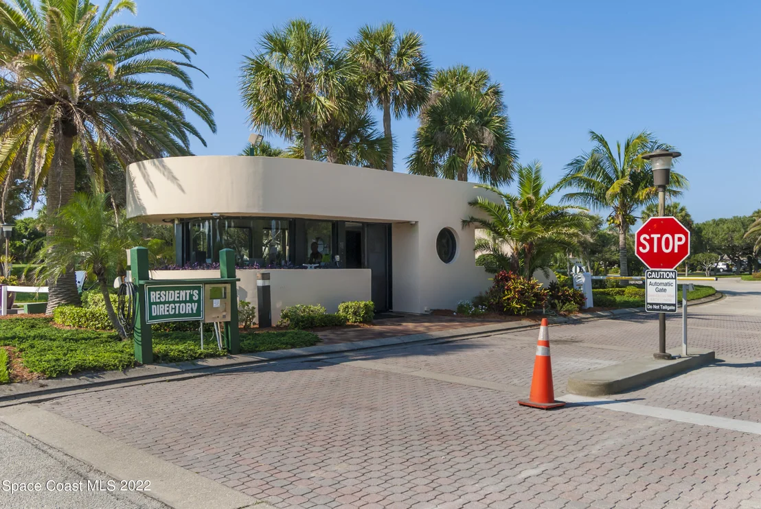 Photo of 180 Whaler Drive
