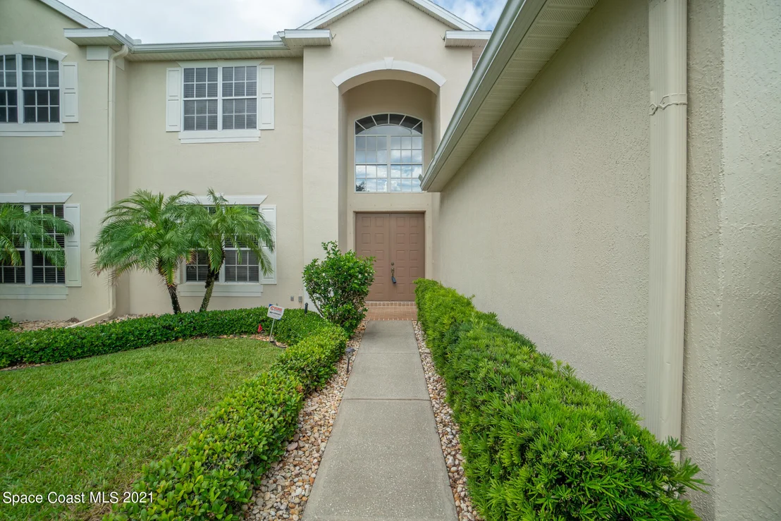Photo of 5876 Arlington Circle