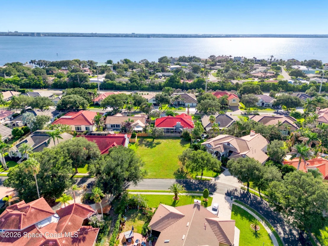 Photo of 565 Newport Drive