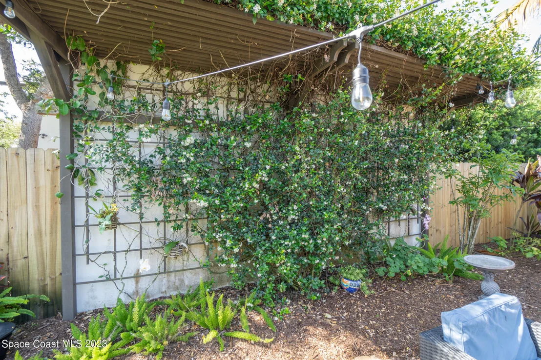 Photo of 303 1st Avenue