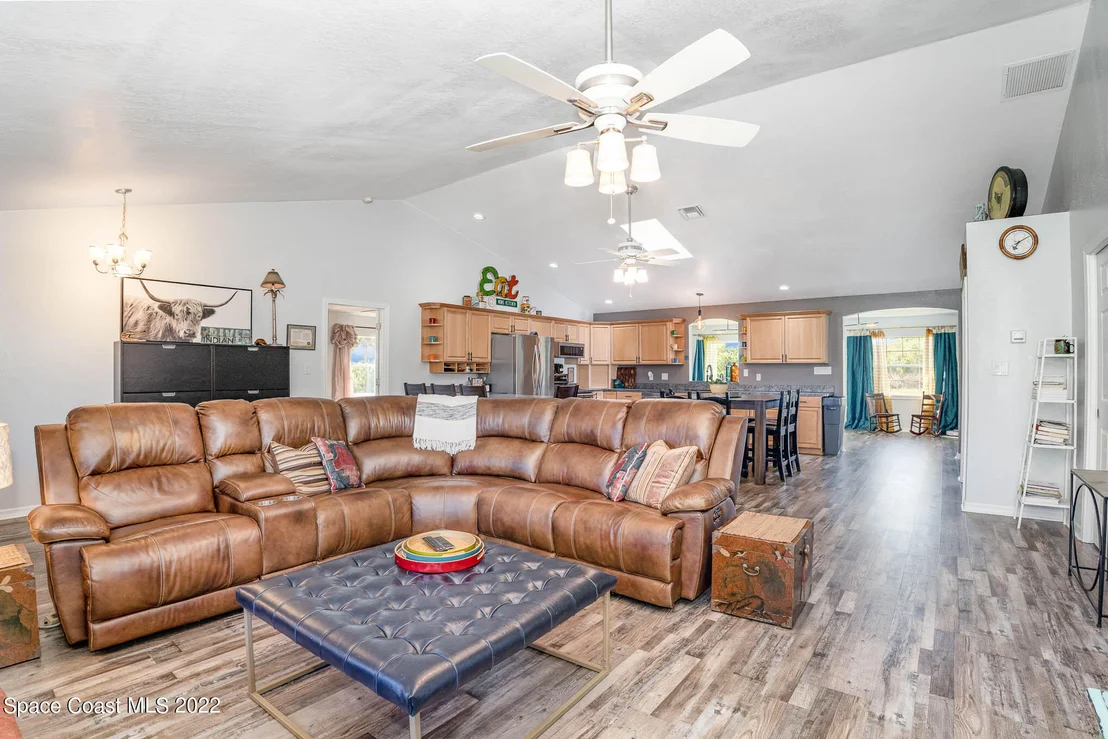 Photo of 3215 Lionel Road