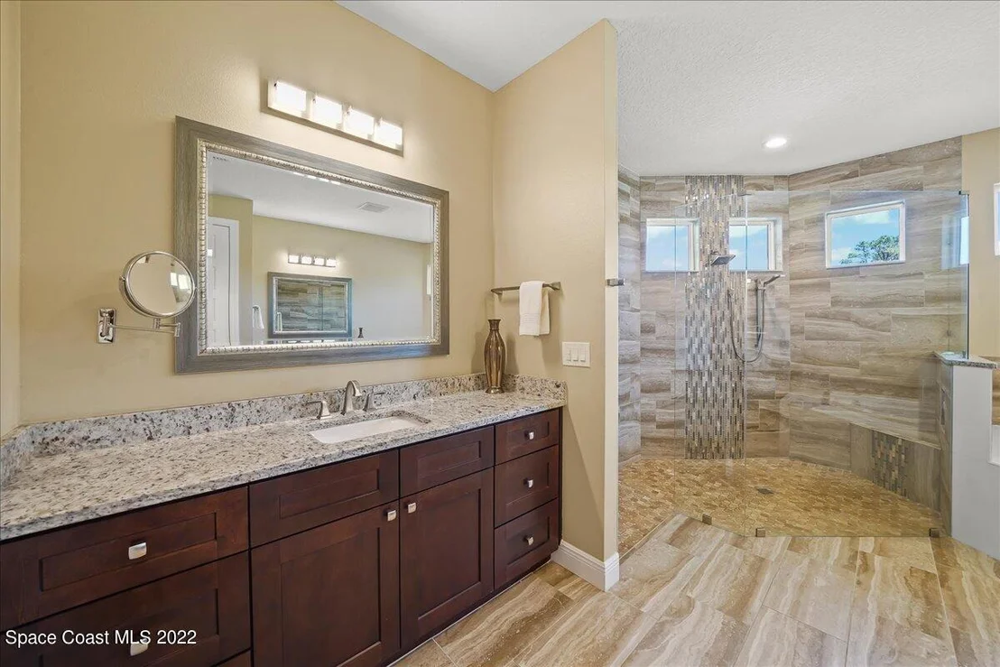 Photo of 1360 Corey Road