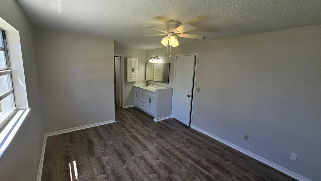 Photo of 628 Walnut Drive